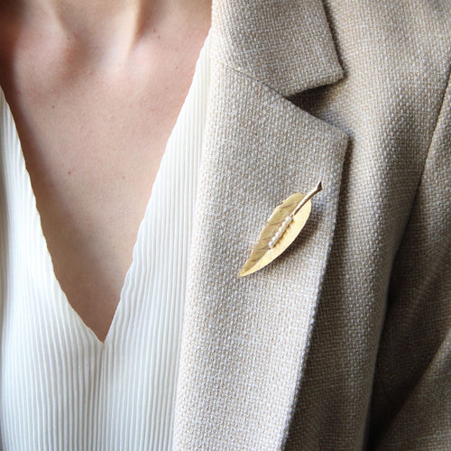 Broche Broche plume or jaune et perles de culture 58 Facettes CVBR32