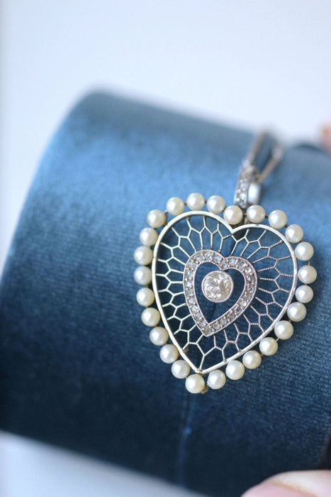 Collier Pendentif cœur diamants et perles en platine 58 Facettes