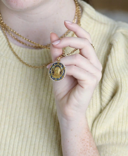 Pendentif Médaille Vierge Marie émail plique à jour perles diamants 58 Facettes