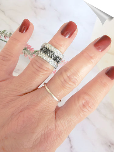 Bague Bague bandeau Diamants Blancs et noirs, Or Gris 58 Facettes AA 1551