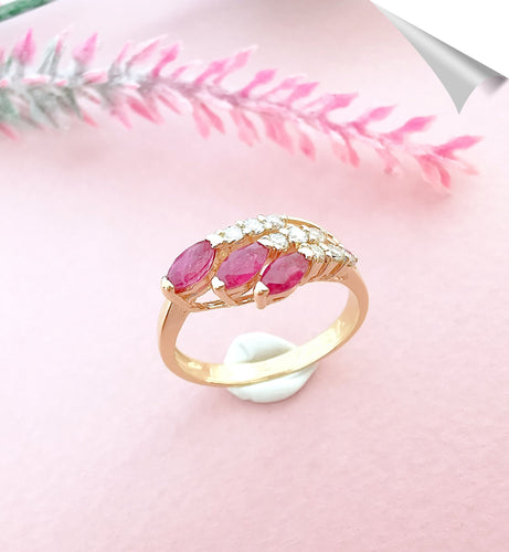 Bague Bague Rubis navettes Diamants 58 Facettes AA 1569