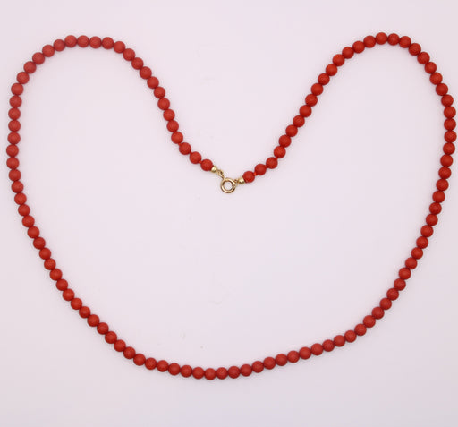 Collier Collier Perles de corail rouge fermoir or jaune 58 Facettes