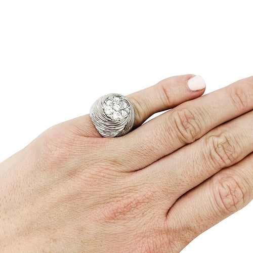 Bague 46 Bague dôme en or, platine et diamants. 58 Facettes 30943