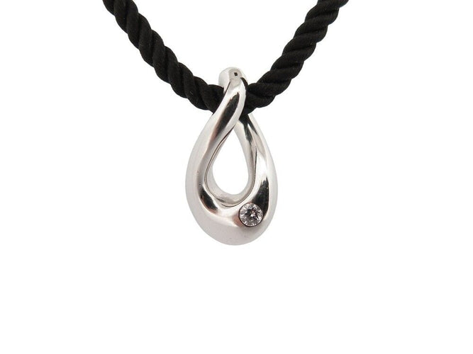 Collier collier FRED pendentif mouvemente or blanc 18k diamant cordon noir t50 58 Facettes 250364