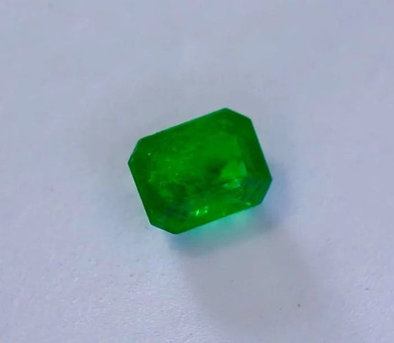 Gemstone Tsavorite 2.37cts certificat GCI 58 Facettes 285