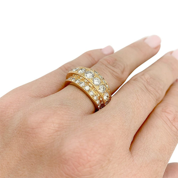 Bague Bague en or jaune, diamants. 58 Facettes