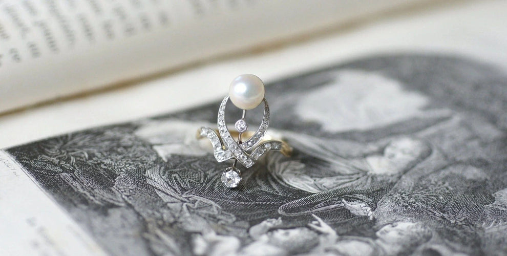 Bague Bague Duchesse diamants et perle 58 Facettes