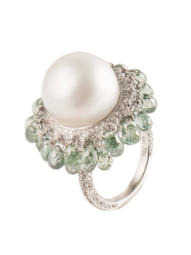 Bague 52 Bague en or blanc, perle, diamants, et tourmalines vertes 58 Facettes