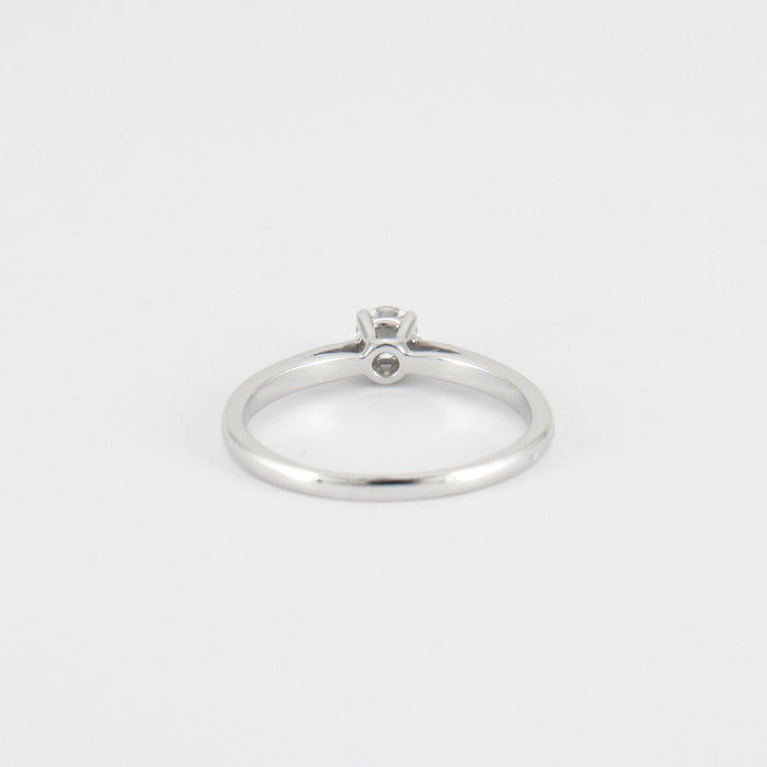 Bague 53 Bague solitaire en or blanc, diamant 58 Facettes