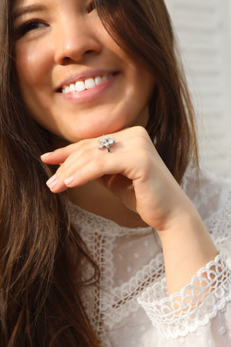 Bague Bague or gris et diamants "Bouquet Précieux" 58 Facettes 823