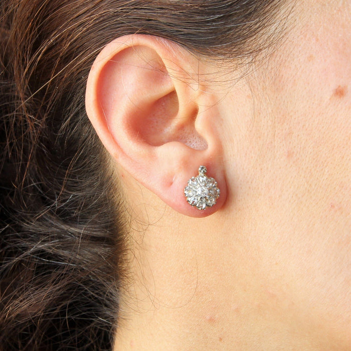 Boucles d'oreilles Boucles d'oreilles anciennes marguerites de diamants 58 Facettes 22-025