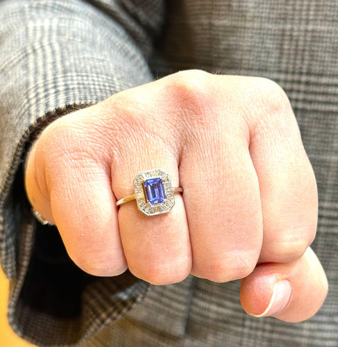 Bague 55 Bague en or blanc 18 carats , tanzanite et diamants baguettes 58 Facettes