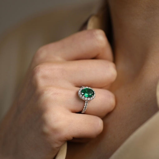 Ring 48 Ring White gold Emerald Diamonds 58 Facettes