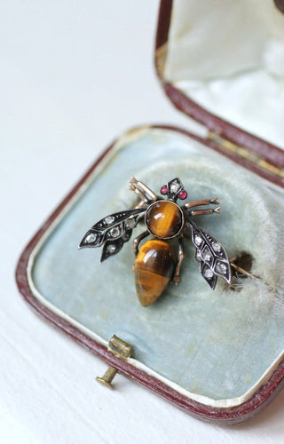 Broche Broche ancienne abeille oeil de tigre et diamants 58 Facettes
