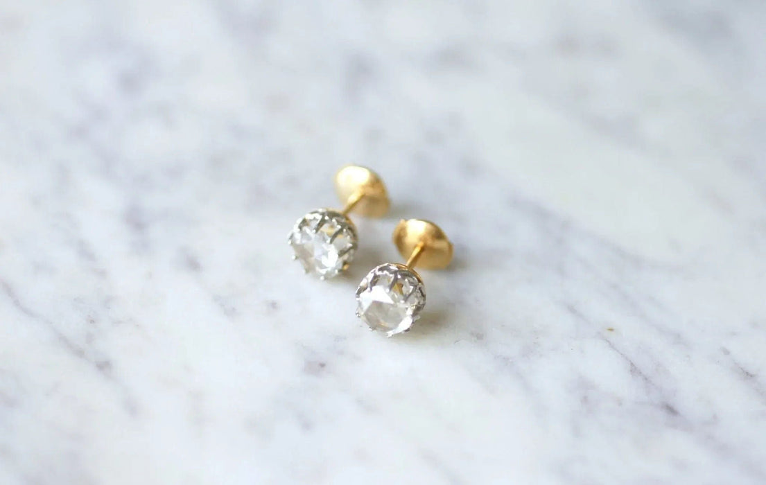 Boucles d'oreilles Clous en or jaune, diamants rose couronnée 58 Facettes