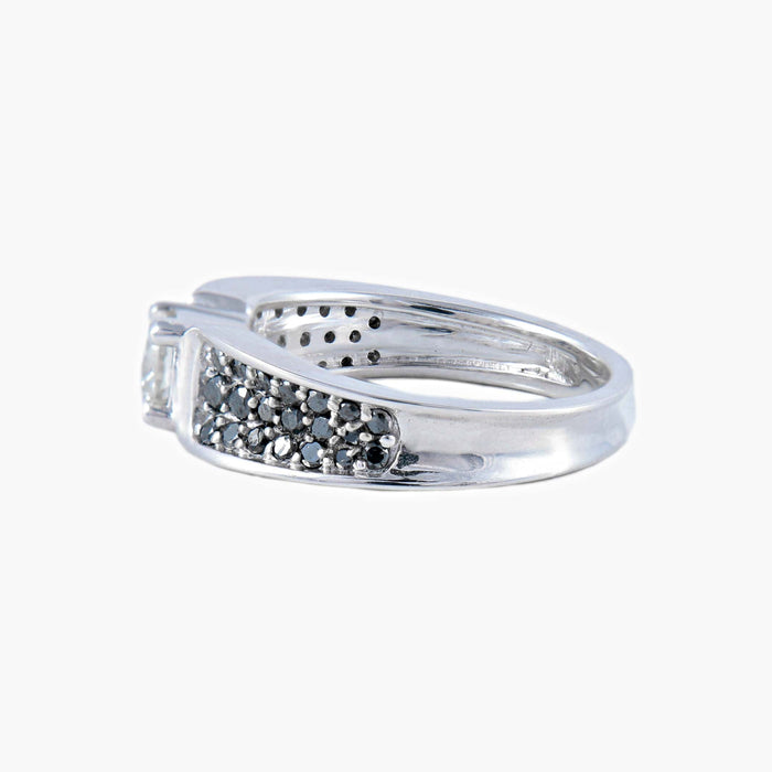 Bague 53 Bague Solitaire Diamants blanc et noirs 58 Facettes