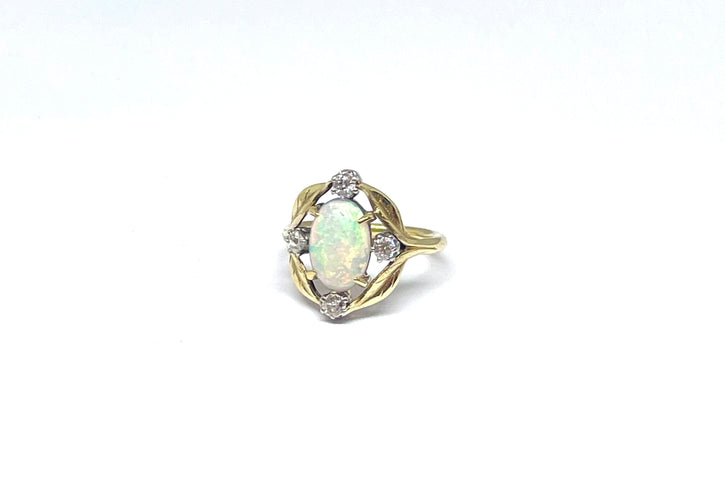 Bague Bague opale et diamants monture en or jaune 18 carats 58 Facettes