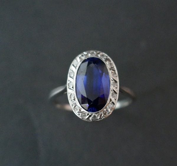 Bague Bague Ornée d'un Saphir Verneuil et Diamants 58 Facettes 940546