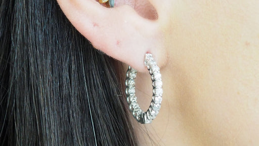 Boucles d'oreilles Créoles en Or blanc et Diamants 58 Facettes F4883