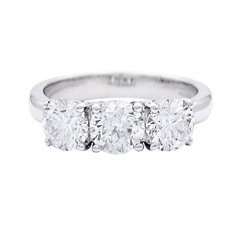 Bague 55 Bague "trilogie", or blanc, diamants. 58 Facettes 32711