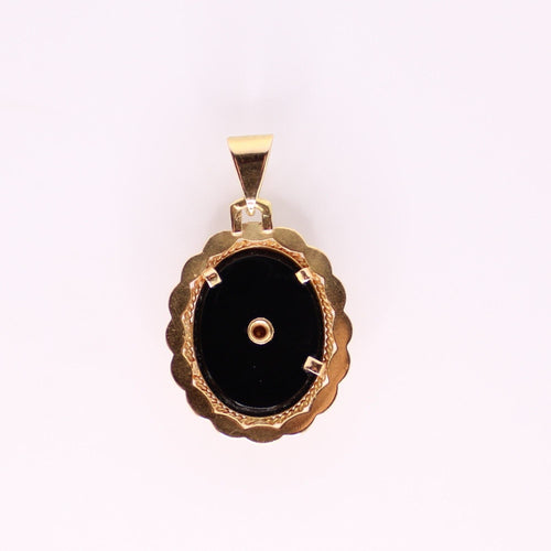 Pendentif Pendentif ancien Or jaune 18 carats, Onyx et Perle de culture 58 Facettes
