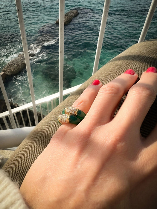 Bague Van Cleef & Arpels, bague modèle Philippine en or jaune Chrysoprase 58 Facettes 1