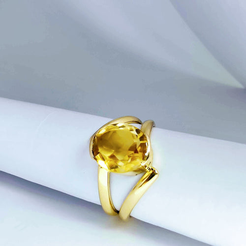 Bague Bague en or jaune et citrine 58 Facettes 5579