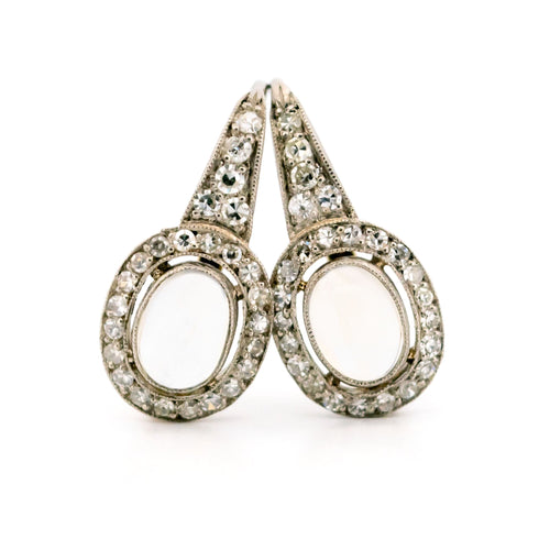 Boucles d'oreilles Boucles d'oreilles Platine Or grappe de Diamants et Pierre de Lune 58 Facettes 24D582833E2B4B0F85634FFA7DE88491