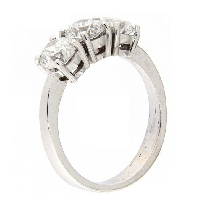 Bague Bague trilogie en or blanc avec diamants 2,10 ct D/SI2 58 Facettes G3264