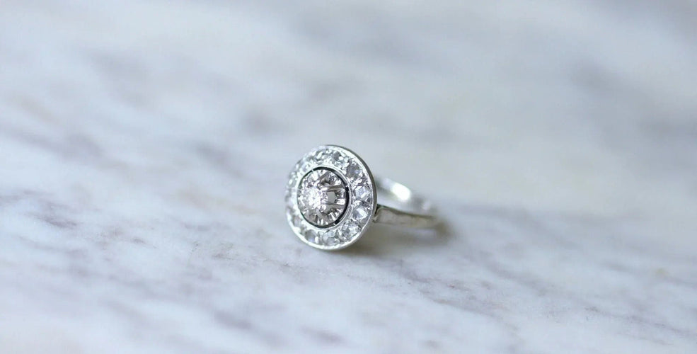 Bague 52 Bague cible Art Déco Or blanc Platine Diamants 58 Facettes