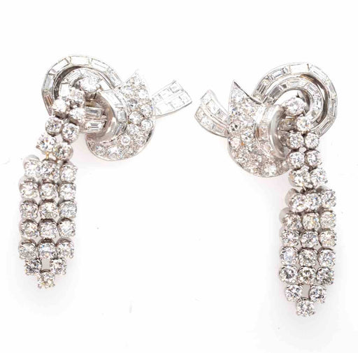 Boucles d'oreilles Boucles d'oreilles 1950 pavées de diamants en platine 58 Facettes 24061