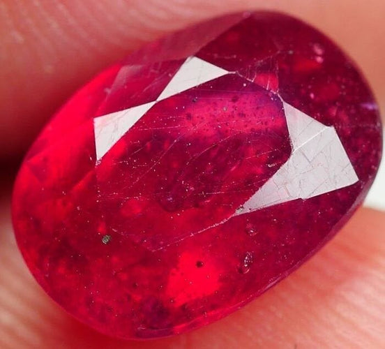 Gemstone Rubis 5cts 58 Facettes 382