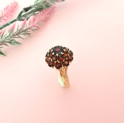 Bague 54.5 Bague Fleur Grenats Or Jaune 58 Facettes AA 1485