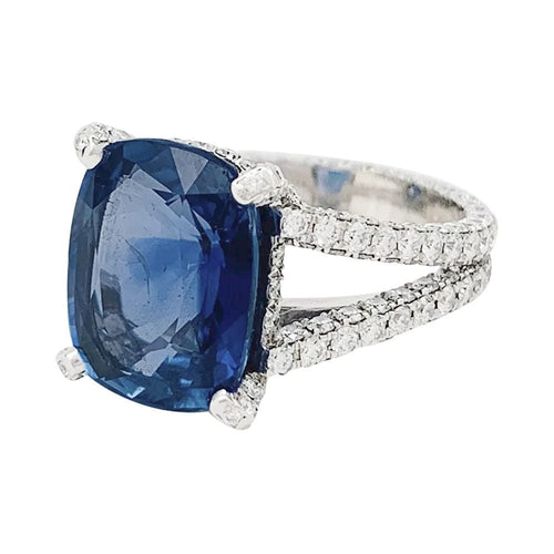 Bague 47 Bague en or blanc, saphir et diamants. 58 Facettes 31581