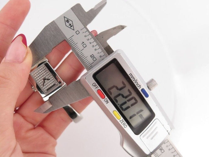 Montre montre GUCCI bamboo diamants quartz acier palladie 58 Facettes 256725