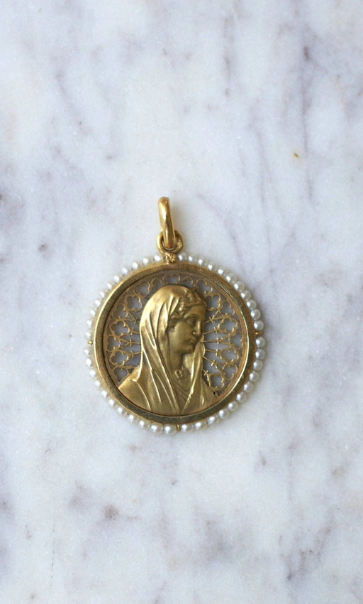 Pendentif Médaille ancienne Vierge Marie or et perles fines 58 Facettes