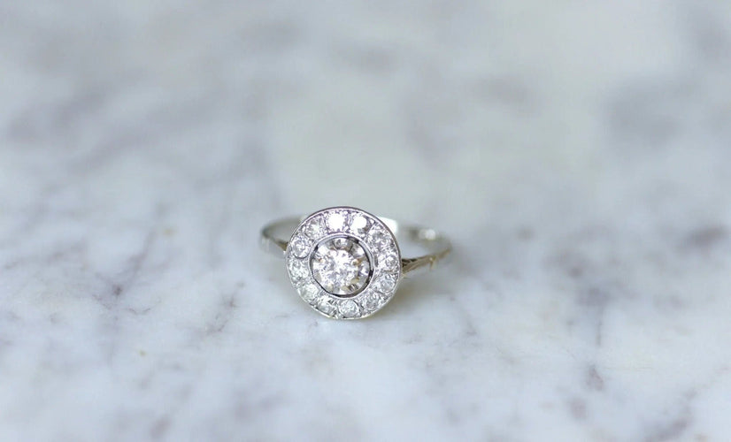 Bague Bague ronde Art Déco platine et diamants 58 Facettes