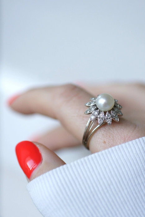 Bague Bague fleur vintage or blanc, perle et diamants 58 Facettes