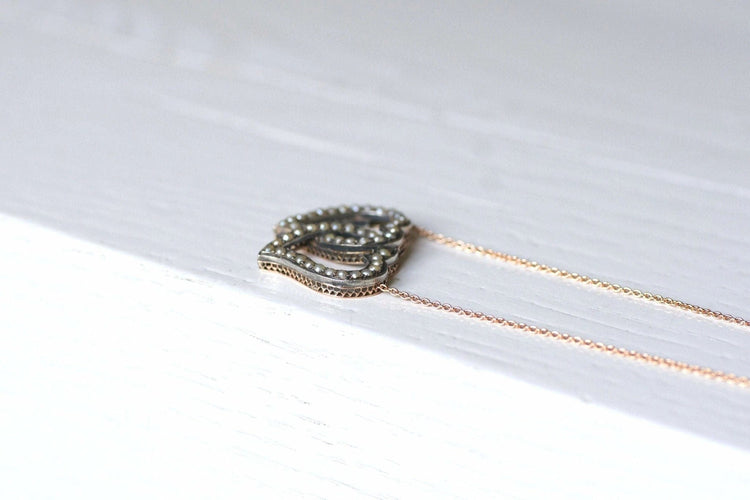 Collier Collier ancien double cœur perles 58 Facettes