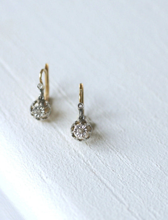 Boucles d'oreilles Dormeuses anciennes en or, platine, et diamants 58 Facettes