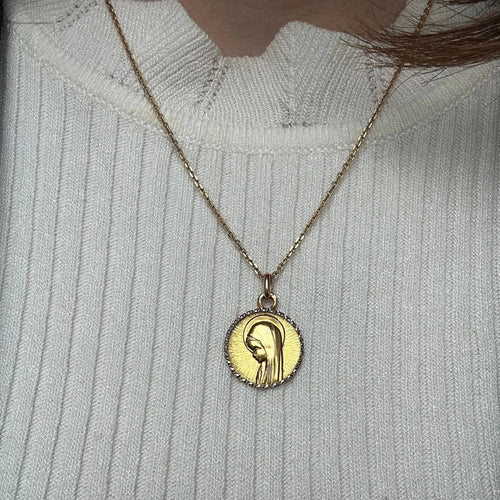 Pendentif Pendentif vierge rayonnante Or jaune 58 Facettes REF2320