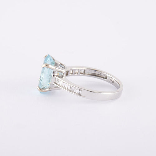Bague 53 Bague en or blanc, diamants, avec une aigue-marine 58 Facettes