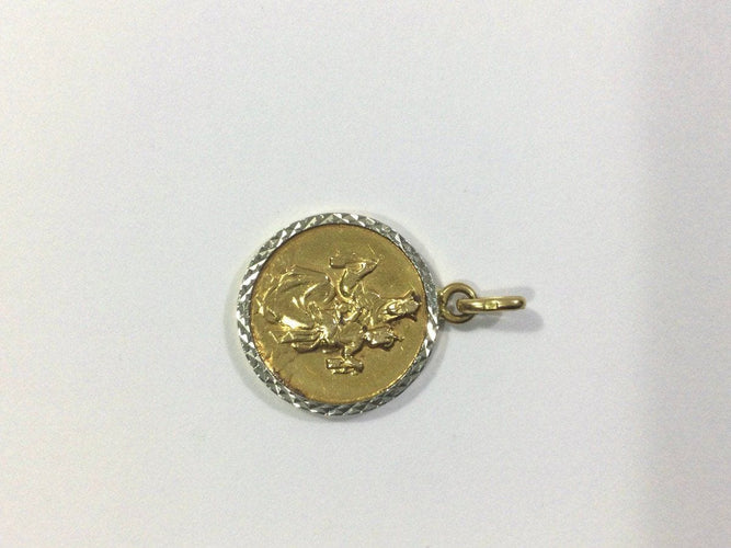 Pendentif Médaille Du Scapulaire En Or 58 Facettes 948944