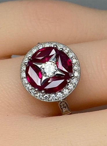 Bague Bague en Or jaune, Rubis navettes & diamants 58 Facettes