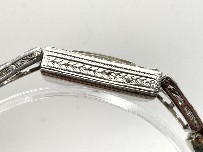 Montre Montre Art Déco platine & or blanc, diamants 2.44 cts 58 Facettes 07/07 - 16