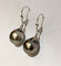 Boucles d'oreilles Boucles d'oreilles dormeuses or et perles grises 58 Facettes