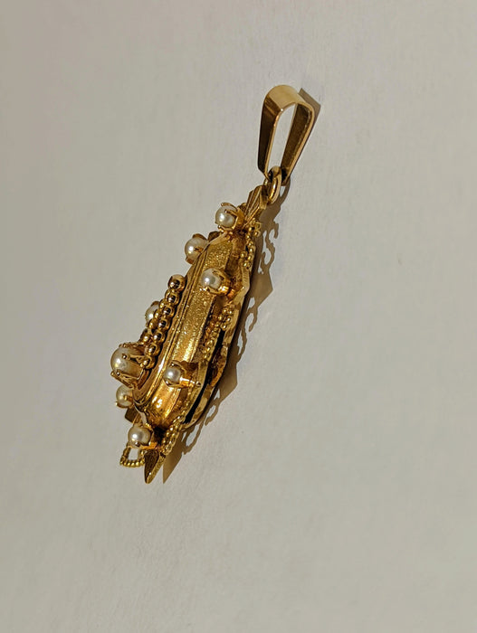 Pendentif Pendentif boite à secrets en or et perles 58 Facettes