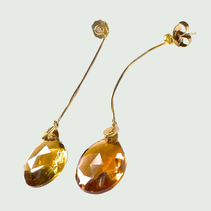 Boucles d'oreilles BOUCLES D'OREILLES MODERNES EN OR DU 20ème siècle avec DIAMANTS et GOUTTE CITRINE 58 Facettes Q983A