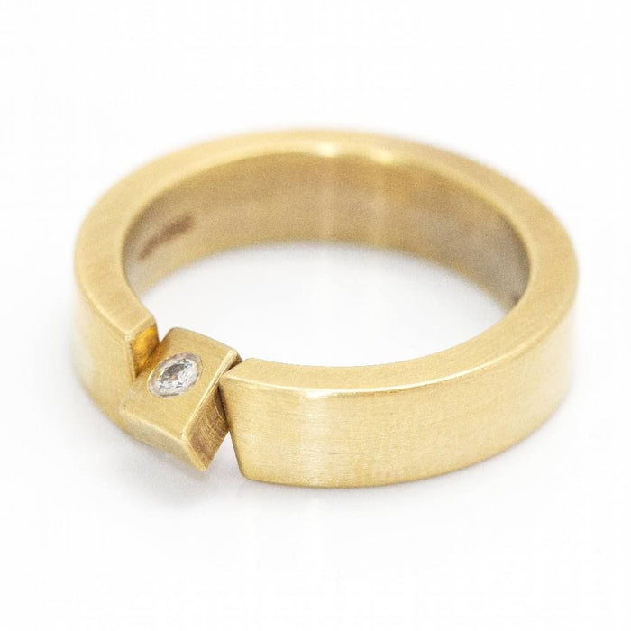 54.5 NIESSING - REVERSE Ring in Gold and Diamond. 58 Facettes D359998JC