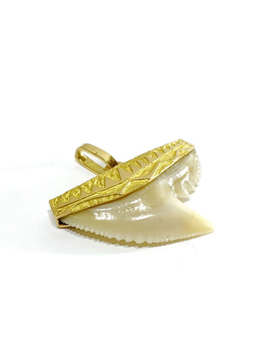 Pendentif Pendentif Or jaune dent de requin 58 Facettes